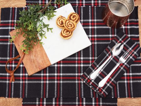 Poinsettia Plaid Table Linens Online